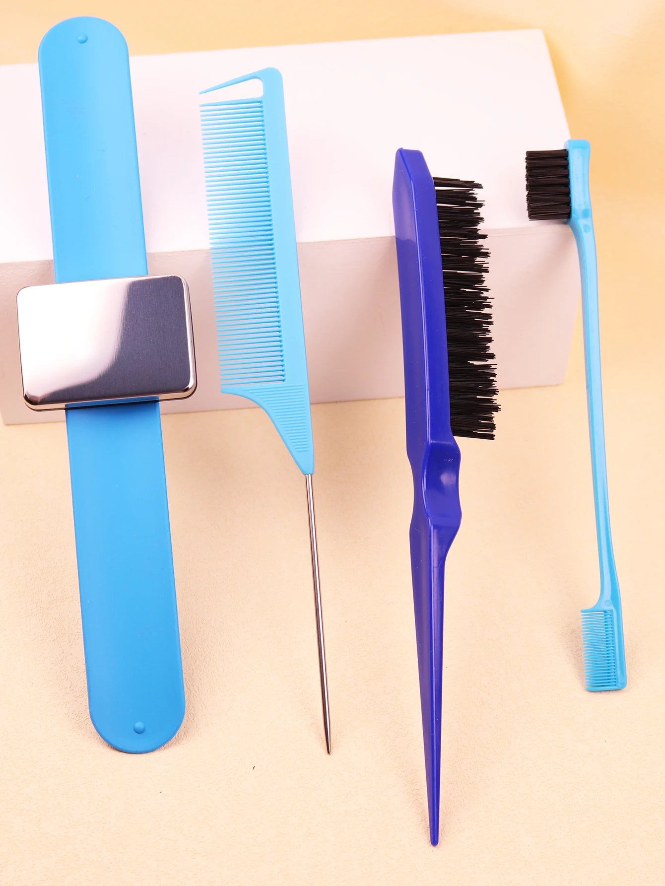 4pcshair brush, magnetic wristband, edge controlled tear comb, hair clip, silicone wrist strap，Special for real hair wigs