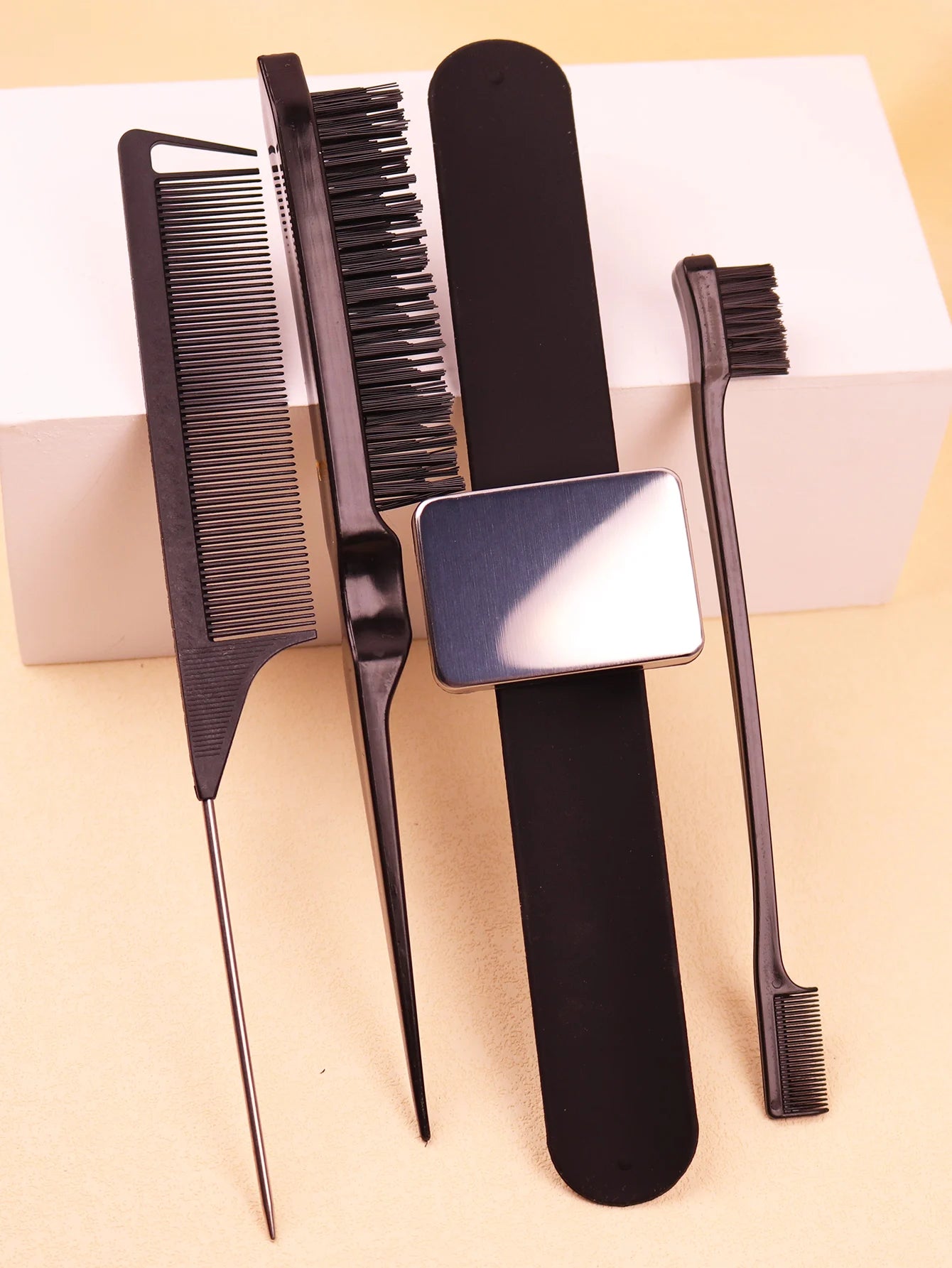 4pcshair brush, magnetic wristband, edge controlled tear comb, hair clip, silicone wrist strap，Special for real hair wigs