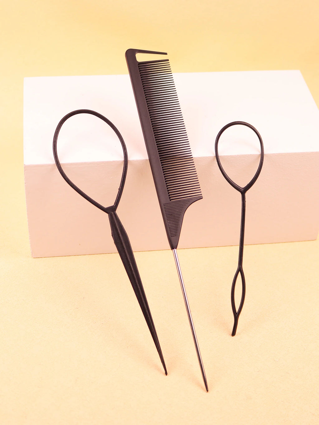3pcs of hair braiding tools, designed for hair styling mouse tail combs to distribute hair braiding，Special for real hair wigs